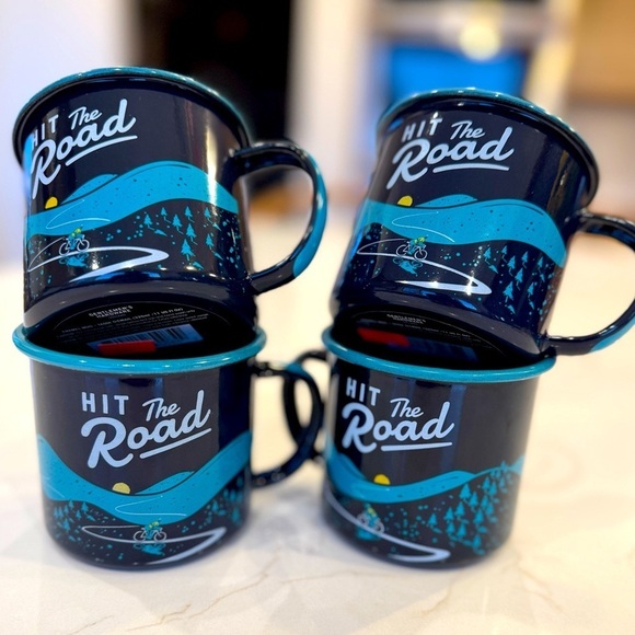 NWT  Set of FOUR Gentlemen's Hardware Enamel Mug 11 oz "Hit the Road" / Navy - Picture 1 of 8